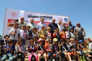 MOTOKROS YARIŞLARI NEFES KESTİ - 1