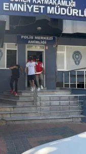 Gönen’de yağma için iki eve giren 4 kişi tutuklandı