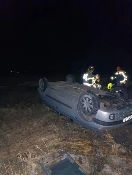Tuzakçı Kavşağı’nda Korkutan Kaza: Sürücü Araçta Sıkıştı