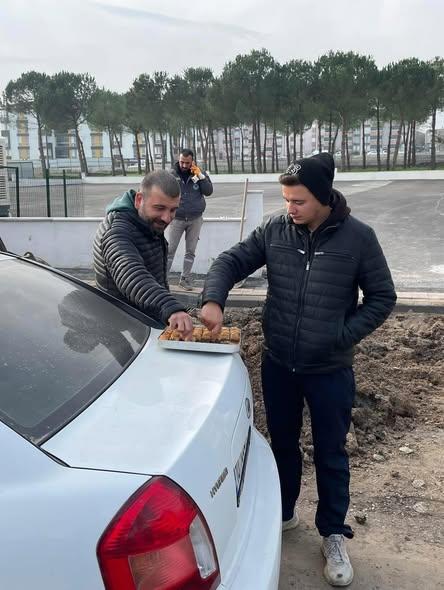 Muhtardan Sahada Çalışan Ekiplere Baklavalı Teşekkür - 5