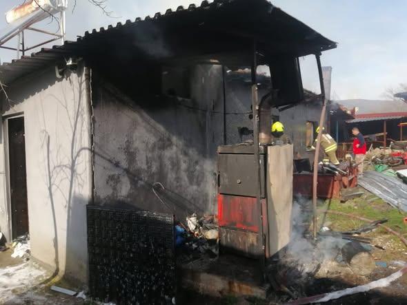 Tütüncü Mahallesi’nde ev yangını paniğe neden oldu - 1