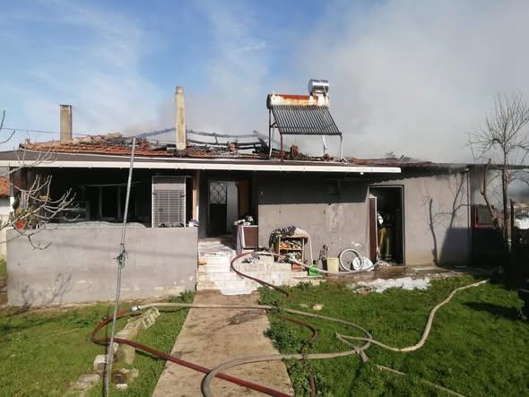 Tütüncü Mahallesi’nde ev yangını paniğe neden oldu - 2