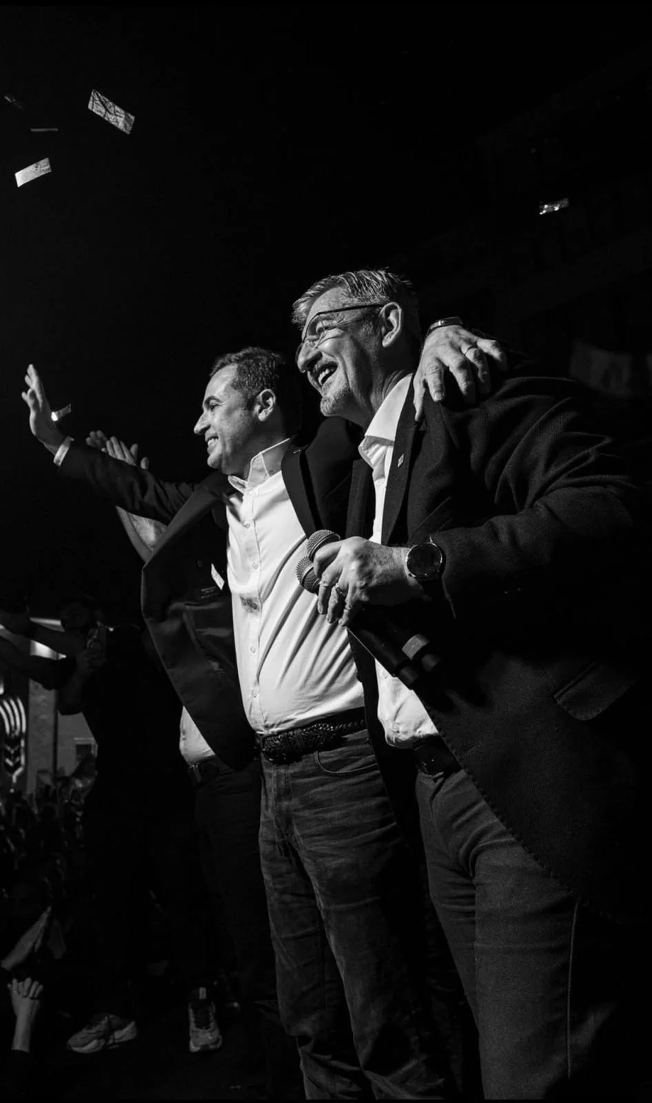 Köybaşı: Arkasında değil, omuz başındayız!