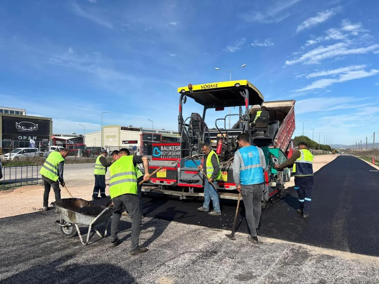 Büyükşehir’den, Gönen’de asfalt seferberliği