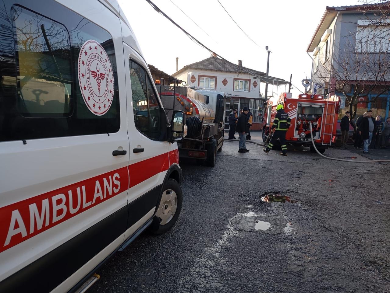 Savaştepe’de ev yangınında 87 yaşındaki yaşlı adam, yaşamını kaybetti - 5